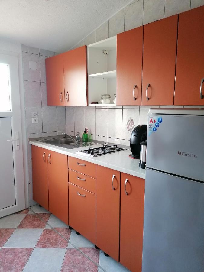 Kod Lenka Apartment Vir